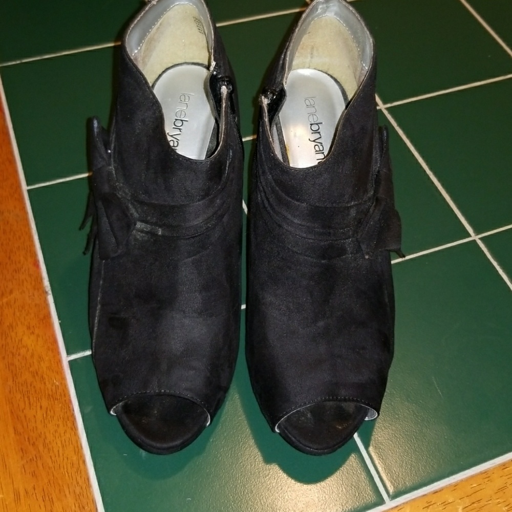 Heels - Picture 4 of 4